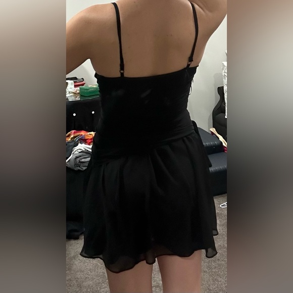EXPRESS party dress w bow detailing - Picture 4 of 5